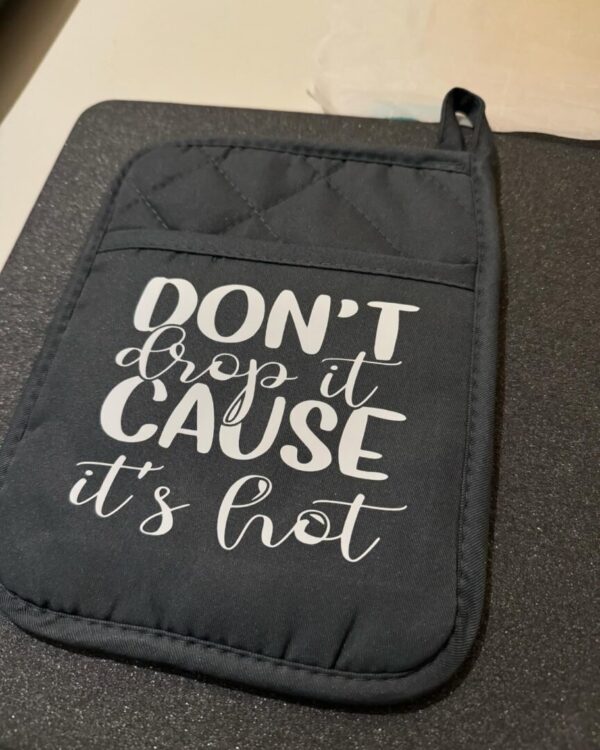 Funny Oven Mitts – Hilarious, Snarky, and Perfect for Kitchen Gifts