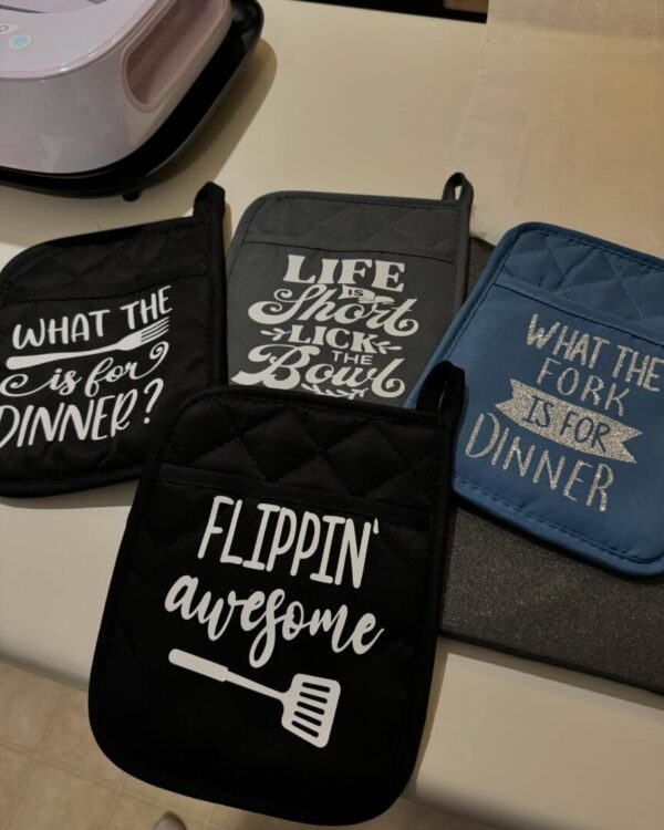 Funny Oven Mitts – Hilarious, Snarky, and Perfect for Kitchen Gifts