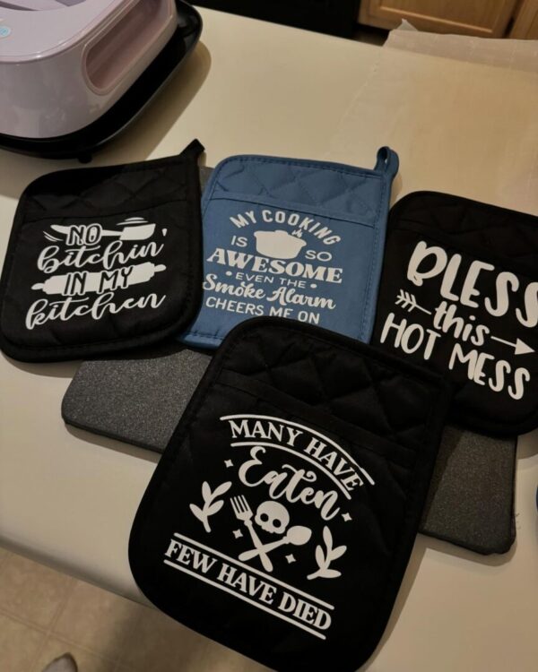 Funny Oven Mitts – Hilarious, Snarky, and Perfect for Kitchen Gifts